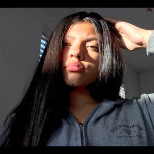 Meet your Posher, Alivia